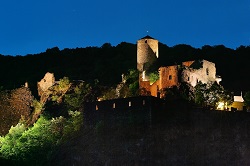 Pohled na hrad noční
