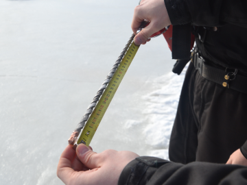 Bruslaři na rybnících by měli být opatrní, ledu ubývá