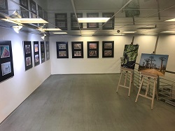 Galerie s ukázkou instalované výstavy