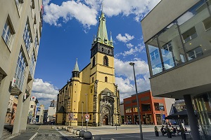 Kostel Nanebevzetí Panny Marie v Ústí nad Labem, tzv. šikmý kostel