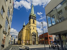 pohled na kostel Nanebevzetí Panny marie v Ústí nad Labem