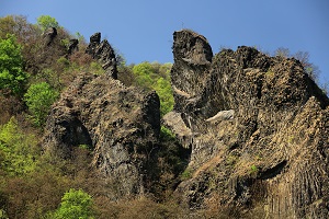 výhled ze skalního útvaru Vrkoč