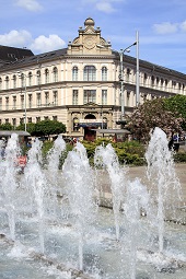 Lidické náměstí s výhledem na muzeum města Ústí nad Labem.